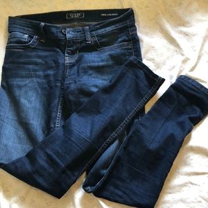 Guess skinny dark wash jean